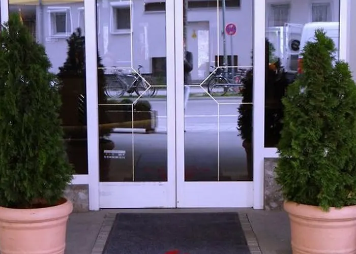 Отель Vitalis By Amedia